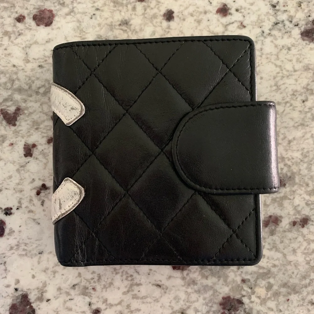 Authentic CHANEL CC Cambon leather‎ quilted compact wallet